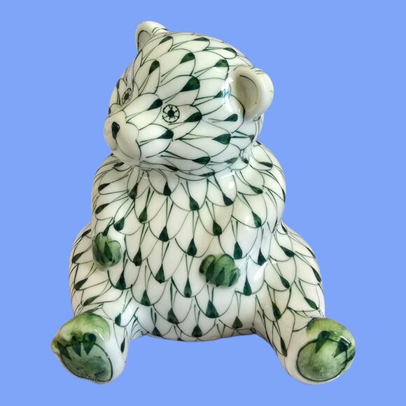 Andrea by Sadek Green & White Bear Herend Style Fishnet Ceramic Figurine 5" - Picture 3 of 9